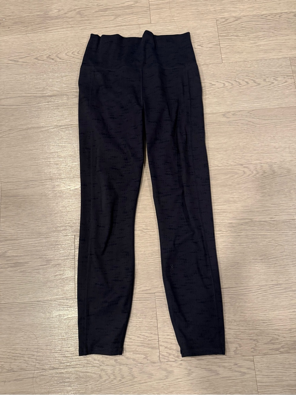 Vuori Studio Pocket Leggings Womens Medium High Rise 7/8 Yoga VW446